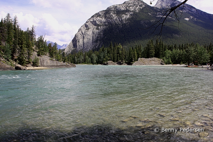 Ved Bow Falls.jpg - Ved Bow falls